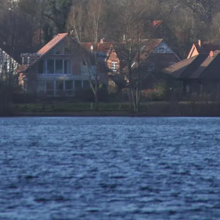Apartmán Ferienwohnung In Am Suhrer See *